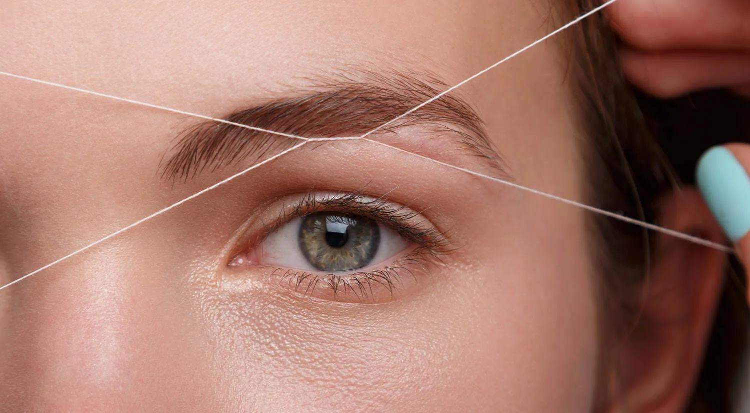 Depilación facial con hilo